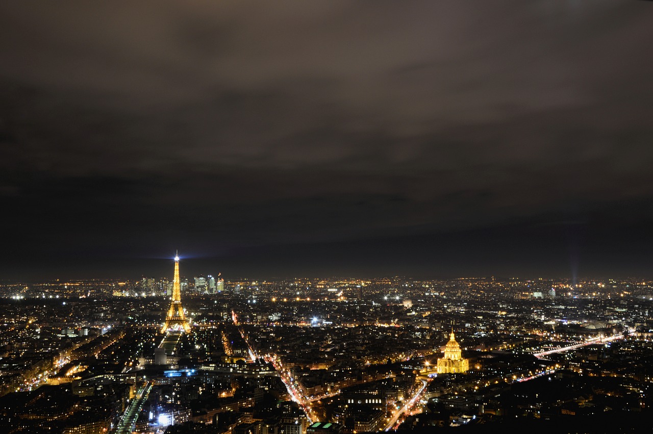 曲水亭街夜景，历史与现代的交融之美