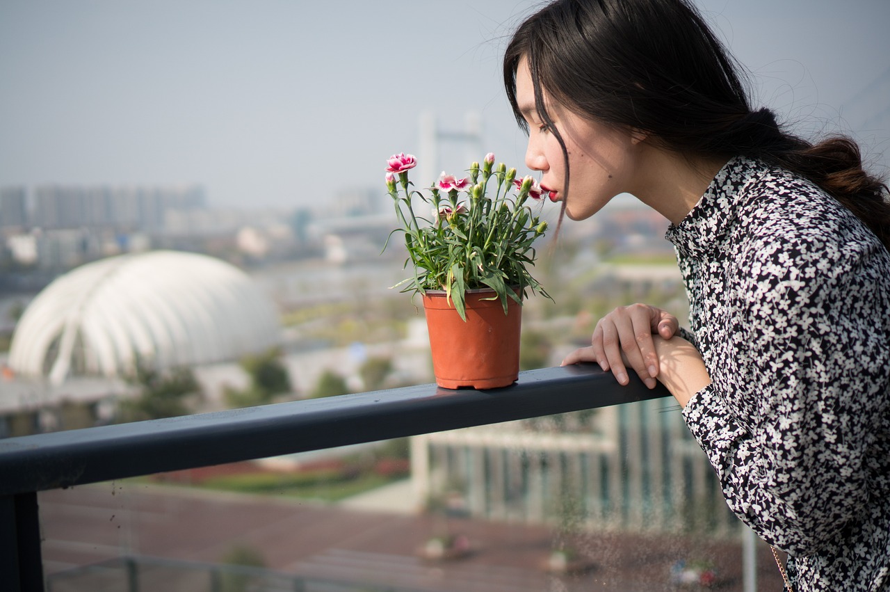 若宫伊芙最新风采，现代都市女性的时尚潮流典范